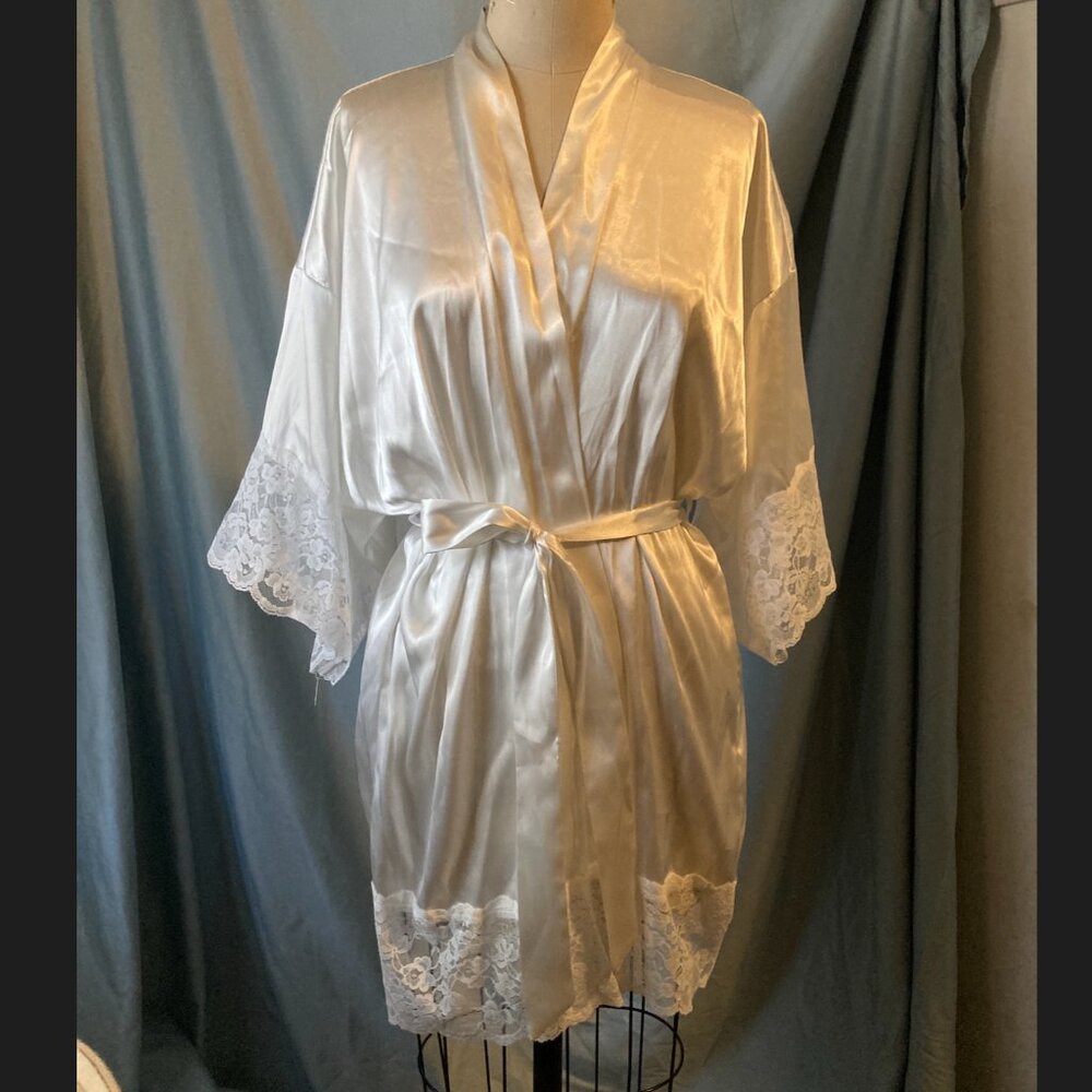 In Bloom by Jonquil - The Bride - Embroidered 3/4 Sleeve Satin/Lace Robe